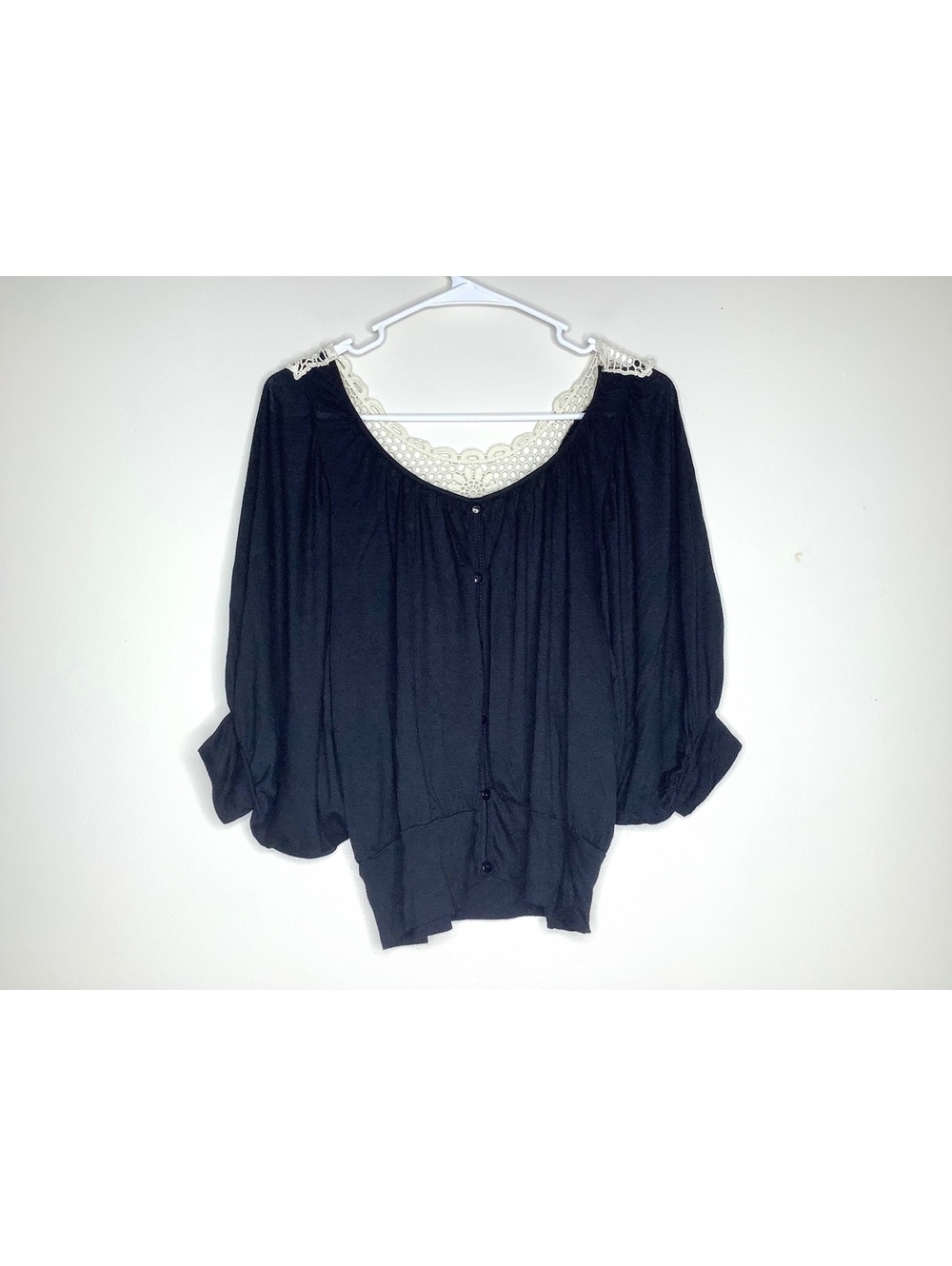 < Love Notes Black Blouse With Cream Crochet Back Panel Size Medium > - Picture 5 of 7